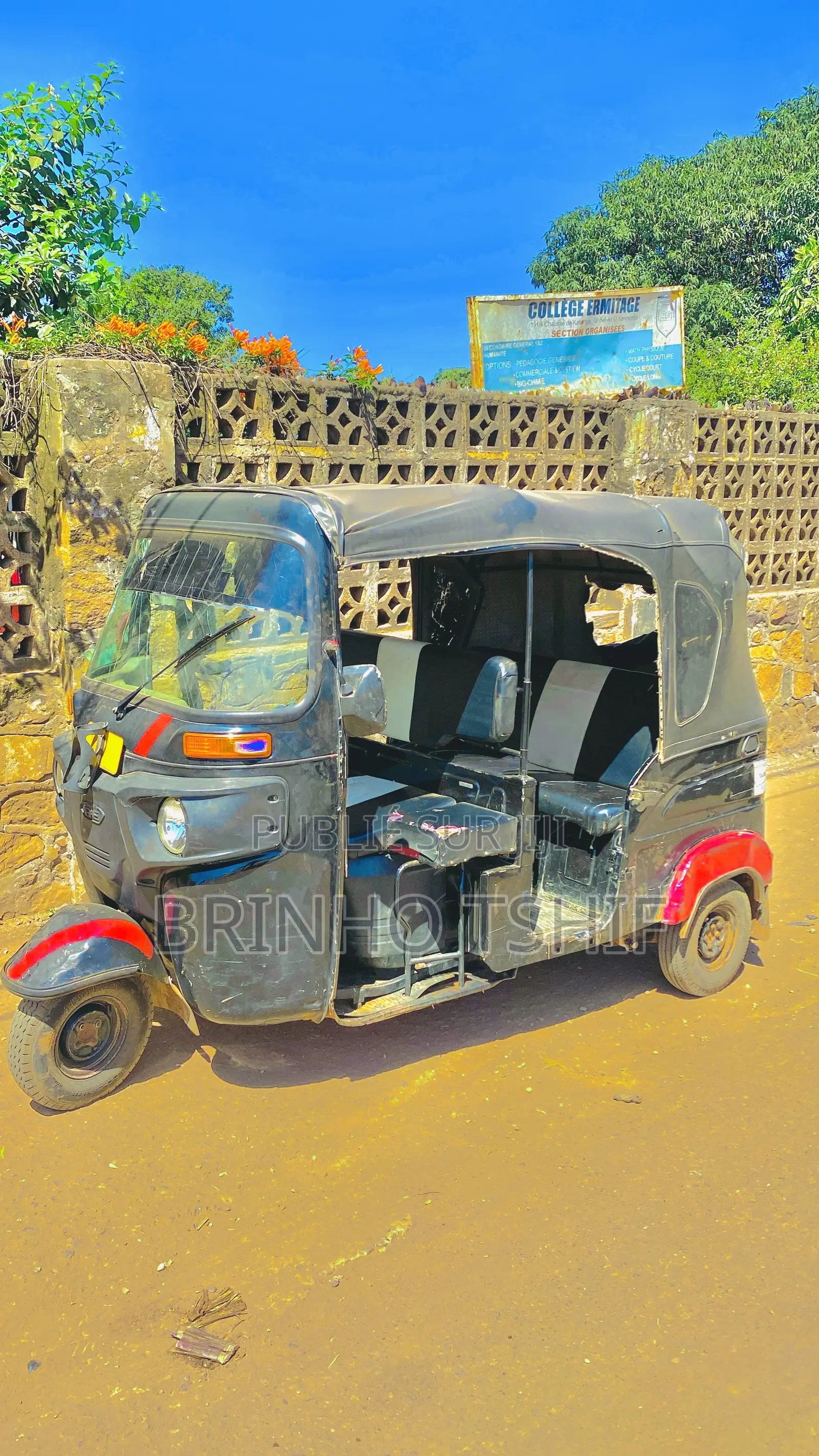 Bajaj Avenger 200 2023 Noir