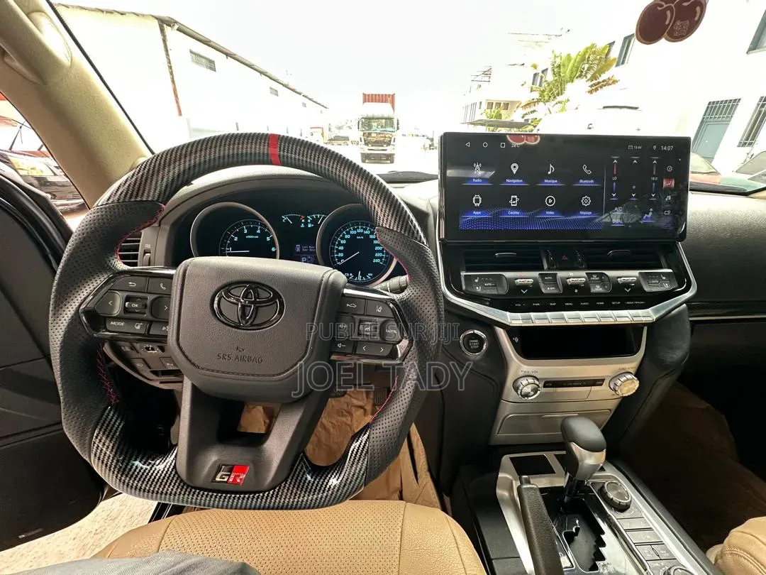 Toyota Land Cruiser Prado 2024 Noir