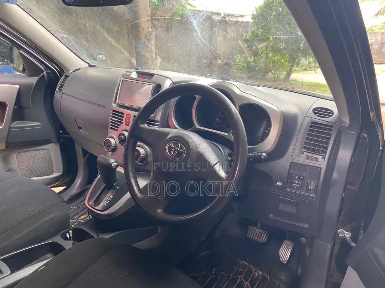 Toyota Rush 1.5 AWD 2012 Noir