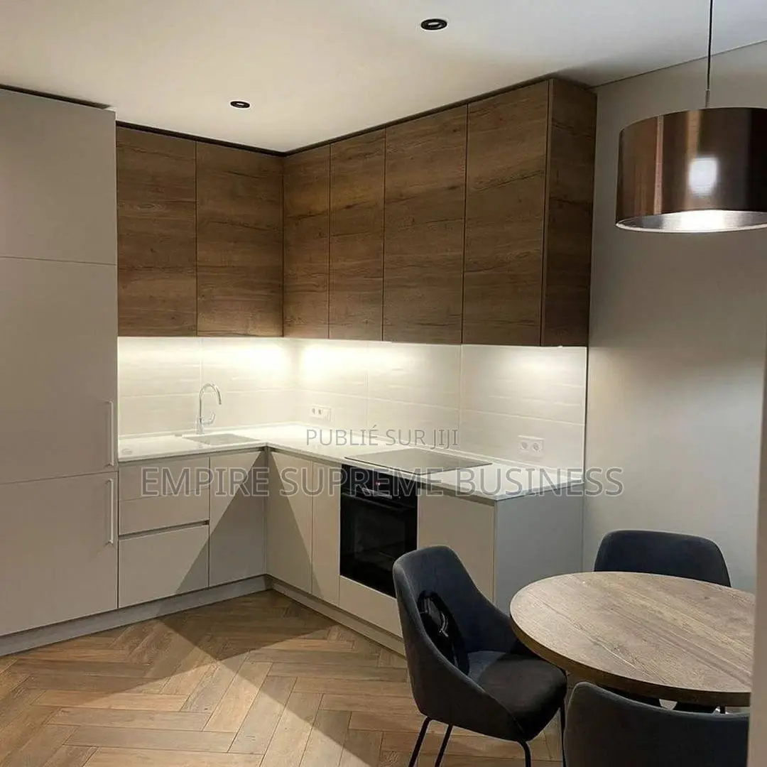 Meublé 20chbre Maison de ville/terrasse dans Ubwira, Ngaliema à Vendre