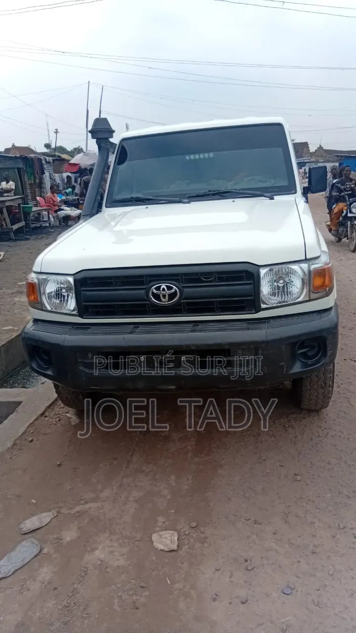 Toyota Land Cruiser 2018 Blanc