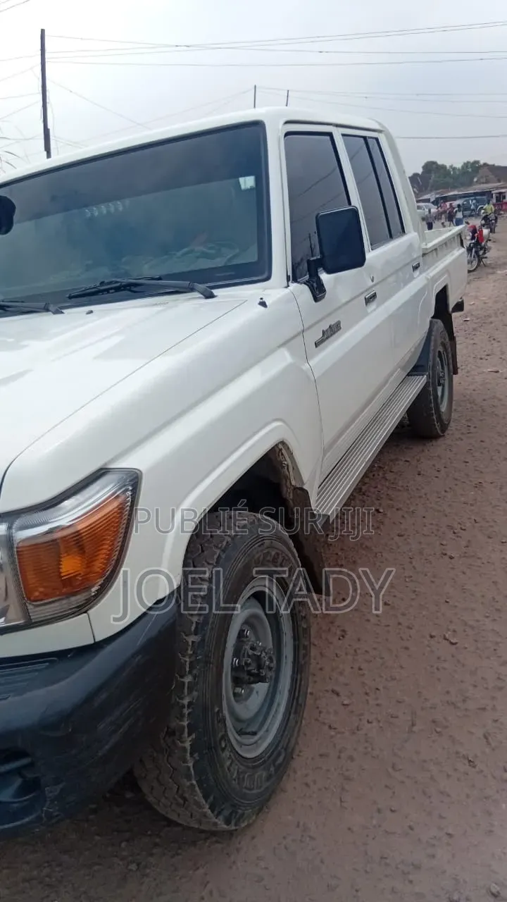 Toyota Land Cruiser 2018 Blanc