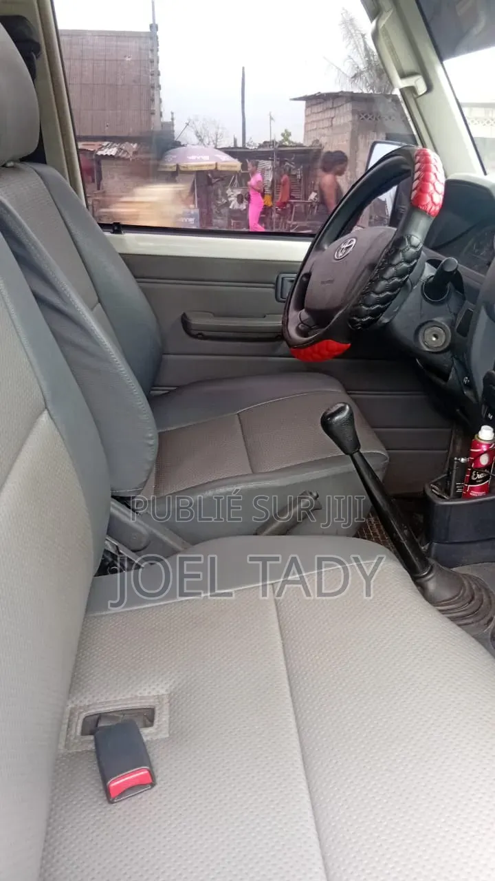 Toyota Land Cruiser 2018 Blanc