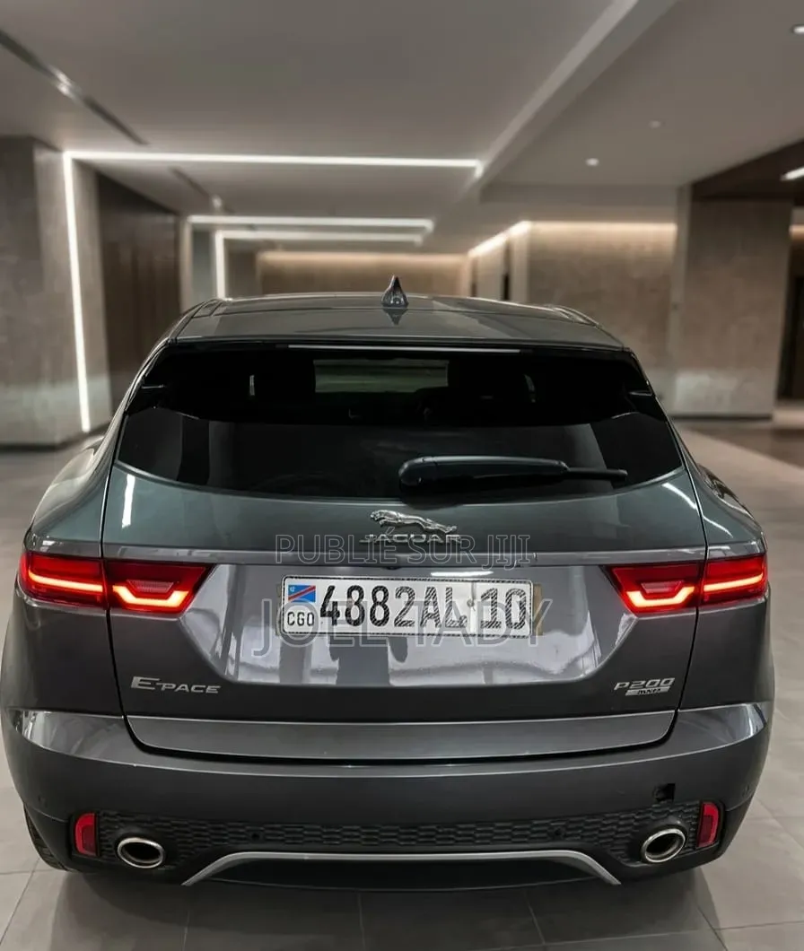 Jaguar E-Pace P250 R-Dynamic SE AWD 2024 Gris