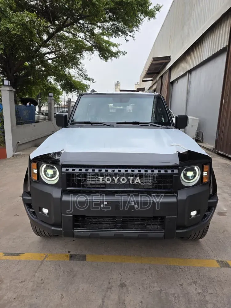 Nouveau Toyota Land Cruiser Prado 2025 Noir