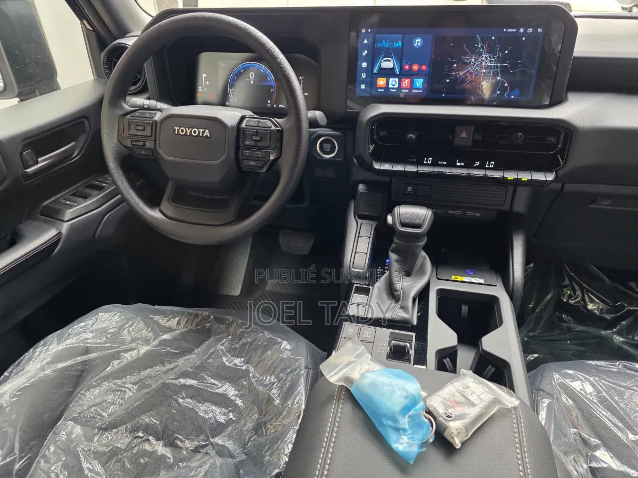 Nouveau Toyota Land Cruiser Prado 2025 Noir
