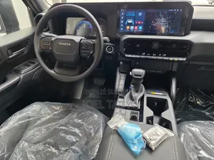 Nouveau Toyota Land Cruiser Prado 2025 Noir