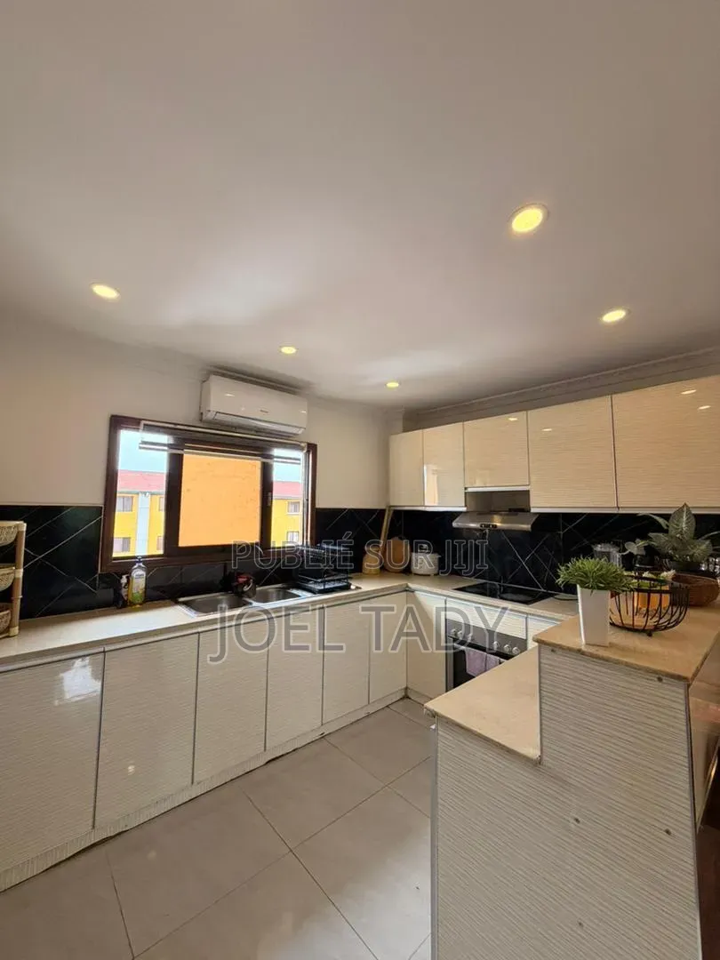 3chbre Appartement dans Empire Supreme, Ngaliema à Vendre