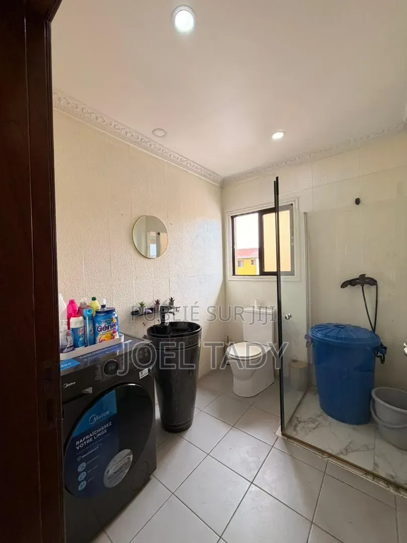 3chbre Appartement dans Empire Supreme, Ngaliema à Vendre