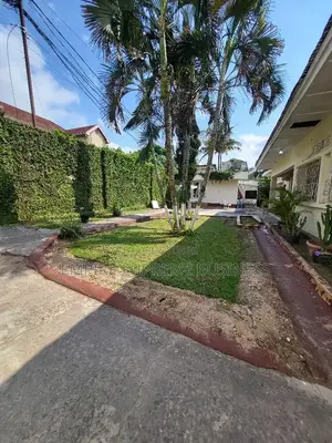 4chbre Villa dans Empire Supreme, Kimbanseke à Vendre