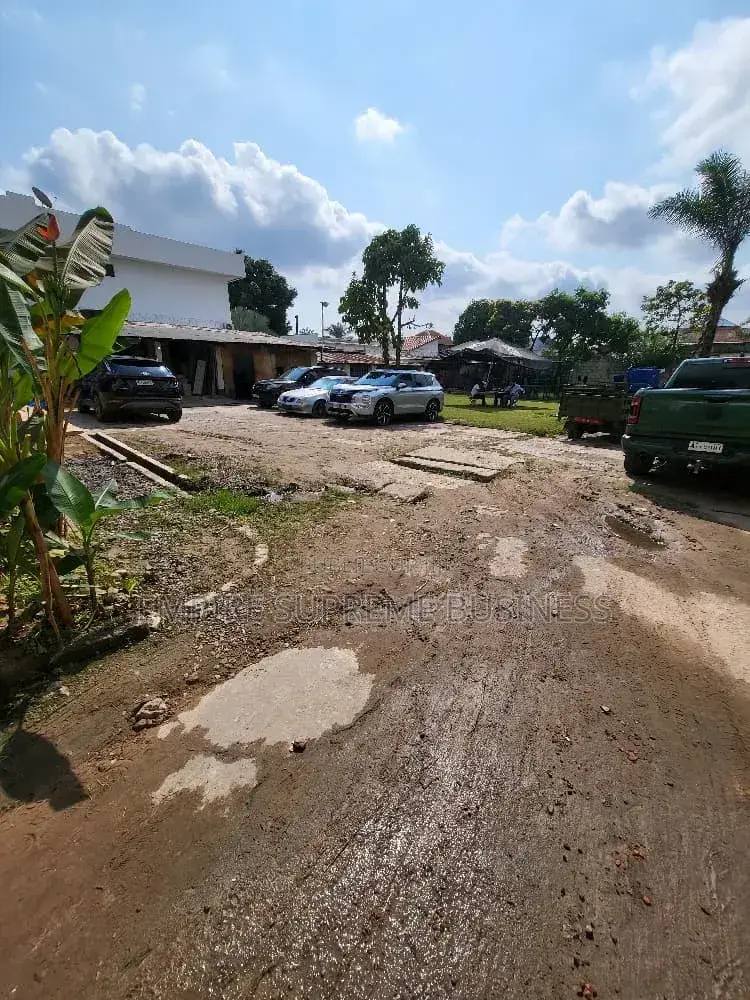 4chbre Villa dans Empire Supreme, Kimbanseke à Vendre