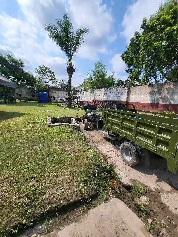 4chbre Villa dans Empire Supreme, Kimbanseke à Vendre