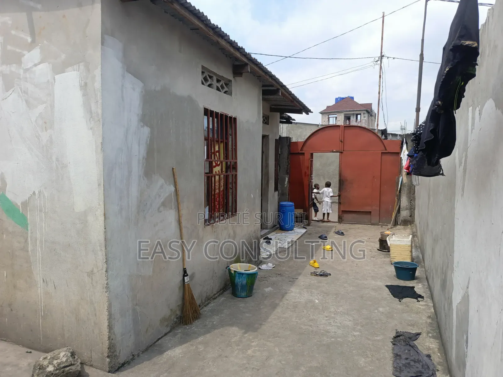 2chbre Villa dans Efobank, Nsele à Vendre