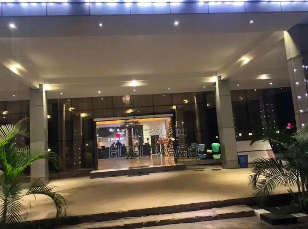 Vente :O'bwira Hotel Avec Tout L'équipement Nécessaire À L'hôtellerie