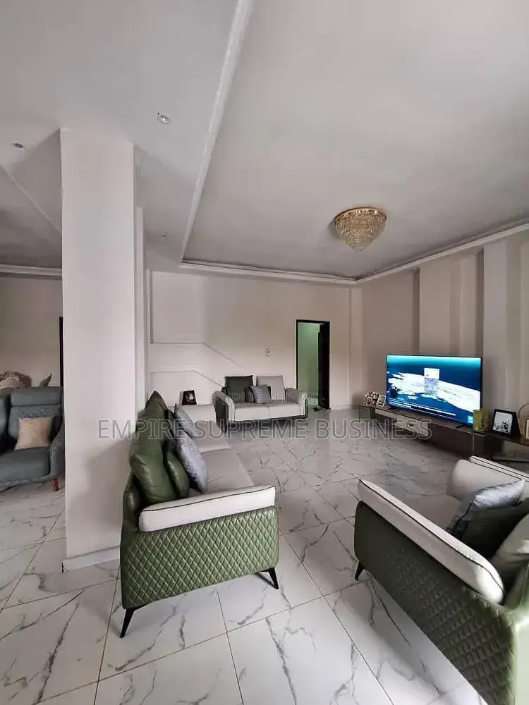 7chbre Villa dans Empire Supreme, Ngaliema à Vendre