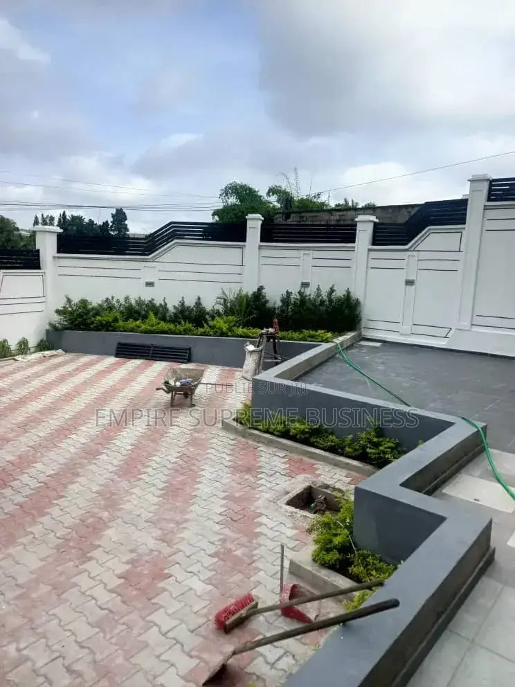 15chbre Manoir dans Empire Supreme, Ngaliema à Vendre