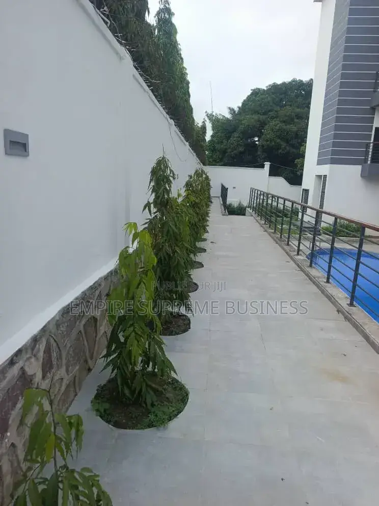 15chbre Manoir dans Empire Supreme, Ngaliema à Vendre