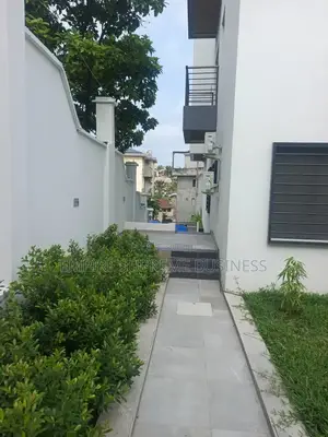 15chbre Manoir dans Empire Supreme, Ngaliema à Vendre