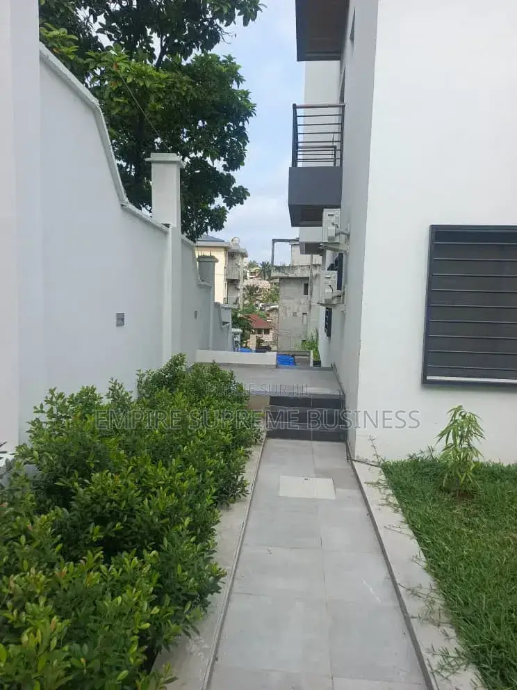 15chbre Manoir dans Empire Supreme, Ngaliema à Vendre