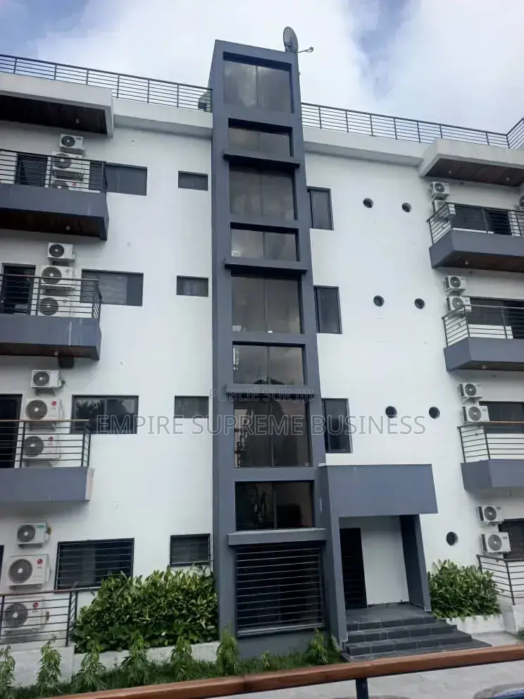 15chbre Manoir dans Empire Supreme, Ngaliema à Vendre