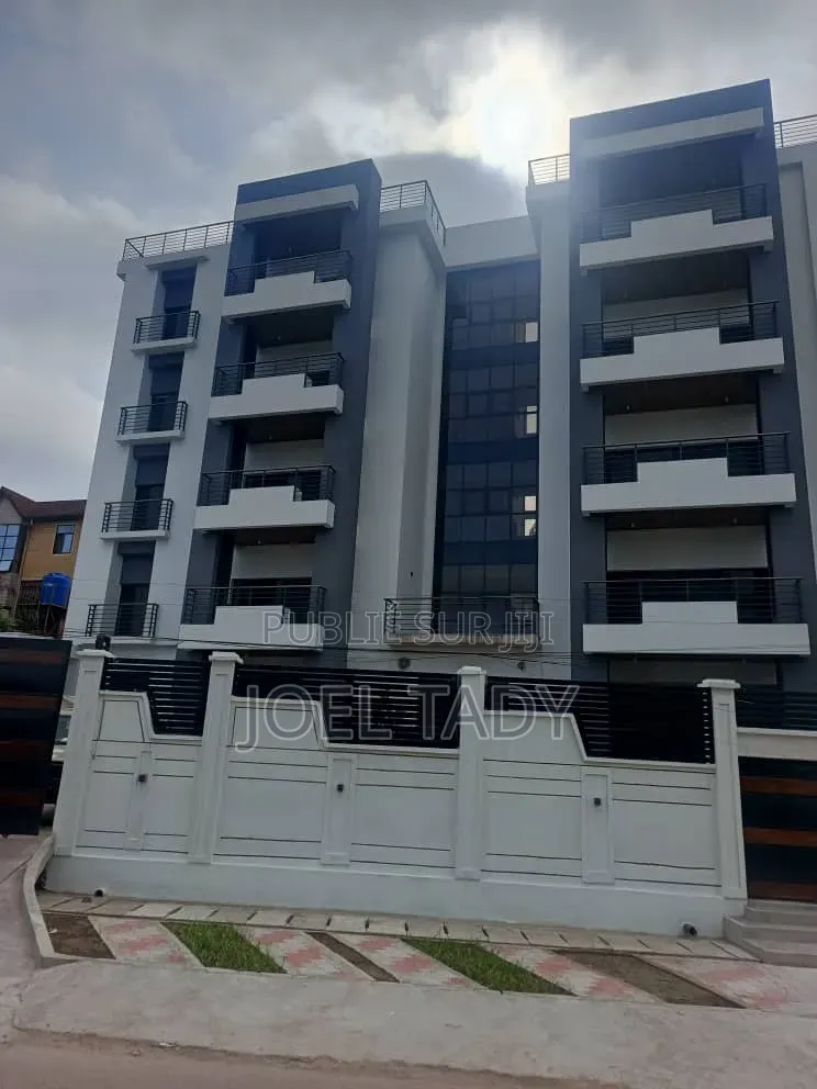 15chbre Manoir dans Empire Supreme, Ngaliema à Vendre