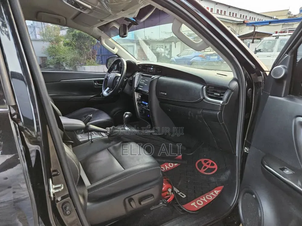Toyota Fortuner 3.0 D Turbo AWD 2023 Noir