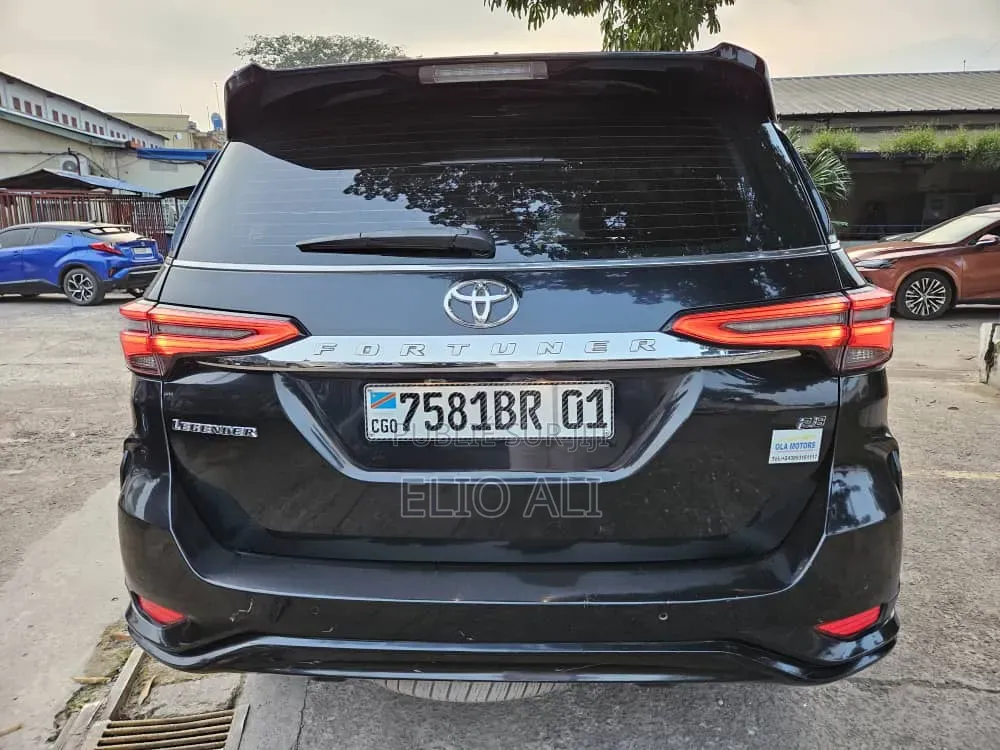 Toyota Fortuner 3.0 D Turbo AWD 2023 Noir