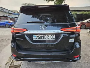 Toyota Fortuner 3.0 D Turbo AWD 2023 Noir