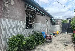 2chbre Maison dans Ngaba à Vendre