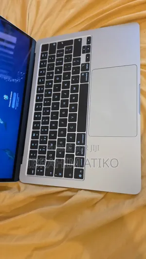 Nouveau Apple MacBook Air 2025 M4 13-inch 24GB Apple M4 SSD 500GB