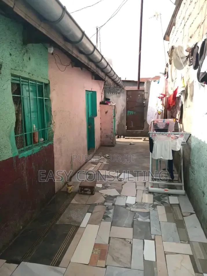 2chbre Maison dans Lemba Terminus à Vendre