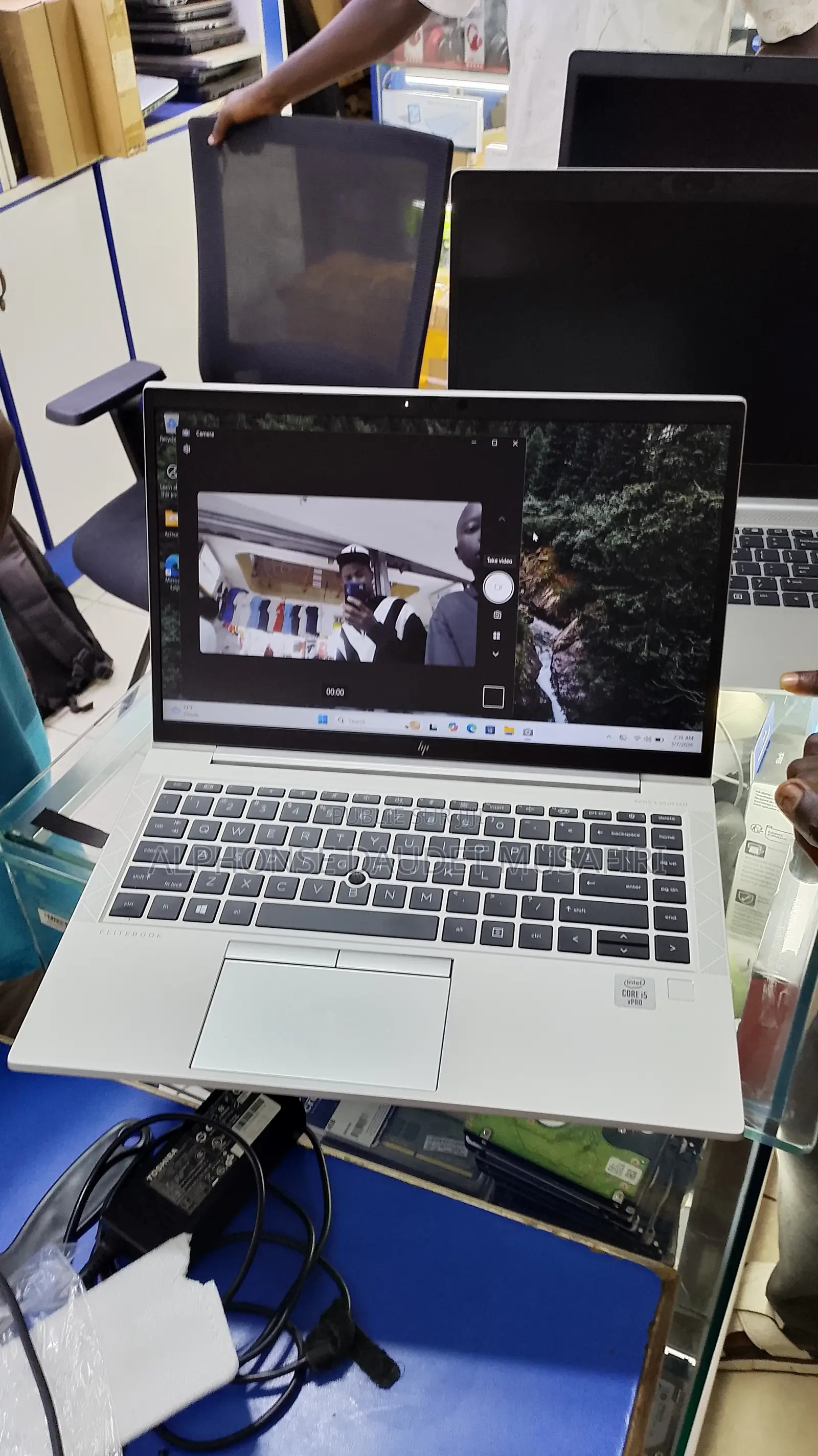 HP EliteBook x360 1040 G9 8GB Intel Core 5 SSD 128GB
