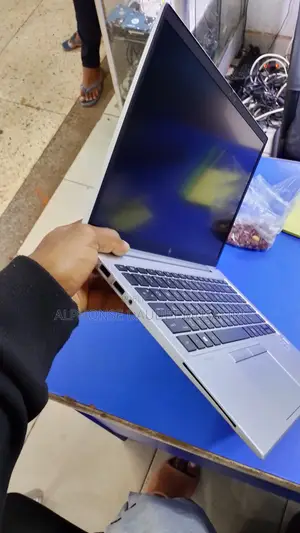 HP EliteBook x360 1040 G9 8GB Intel Core 5 SSD 128GB
