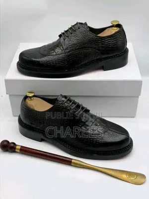 Chaussure Disponible À Lubumbashi