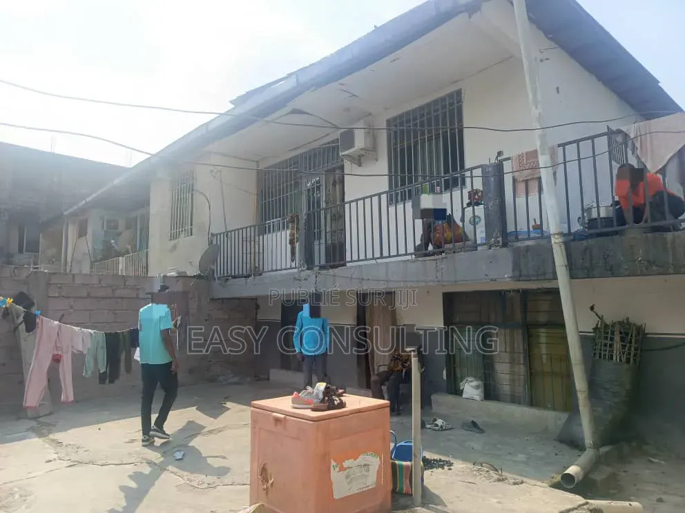 2chbre Villa dans 1 Ère Rue Funa, Limete à Vendre
