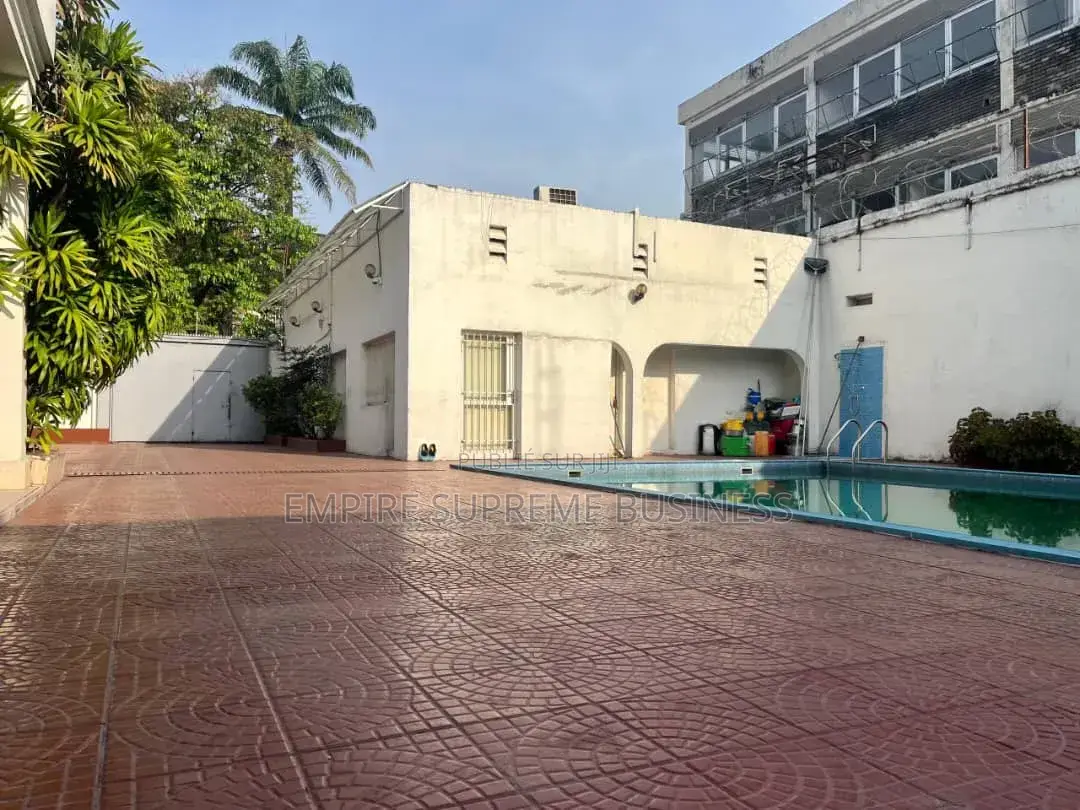 4chbre Villa dans Empire Supreme, Gombe à Vendre