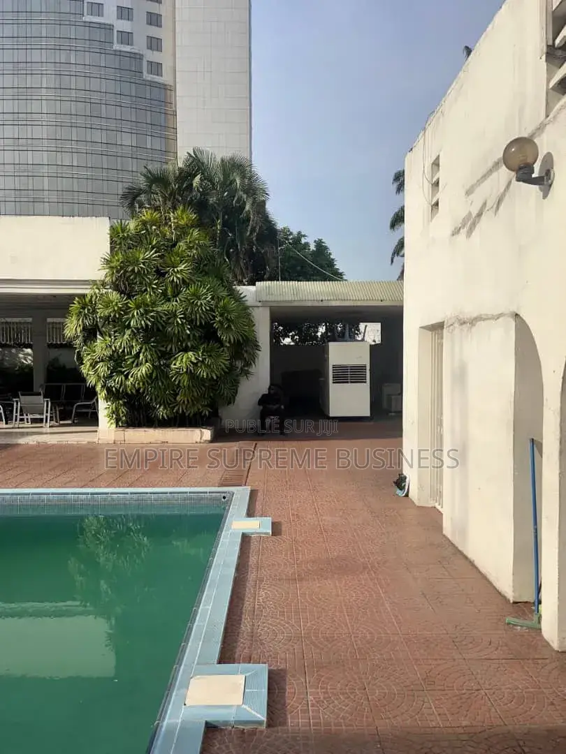 4chbre Villa dans Empire Supreme, Gombe à Vendre