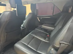 Toyota Fortuner 2025 Bleu