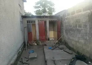 2chbre Villa dans Terre Jaune, Nsele à Vendre