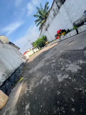2chbre Villa dans Terre Jaune, Nsele à Vendre
