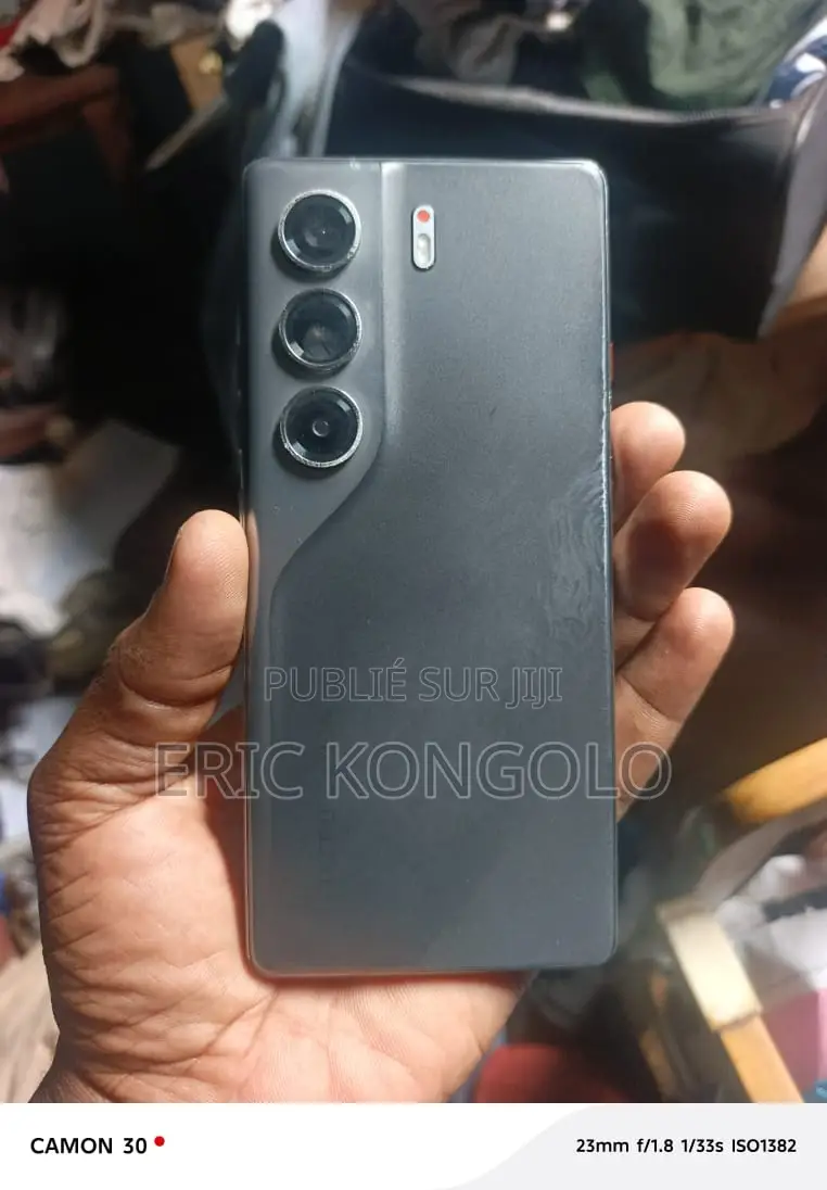 Tecno Camon 40 Pro 5G 256 GB Gris
