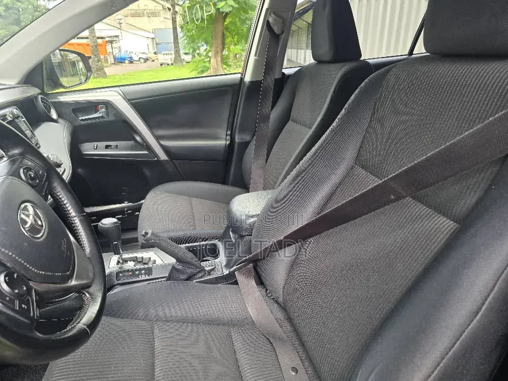 Toyota RAV4 2016 Rouge