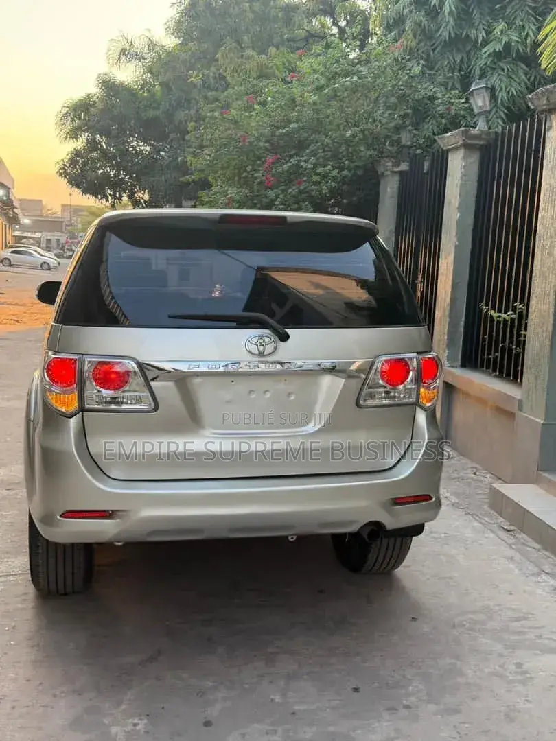 Toyota Fortuner 2014 Gris