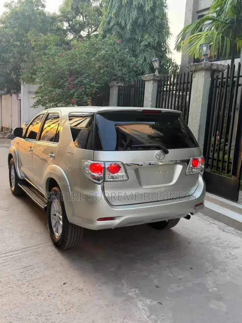 Toyota Fortuner 2014 Gris