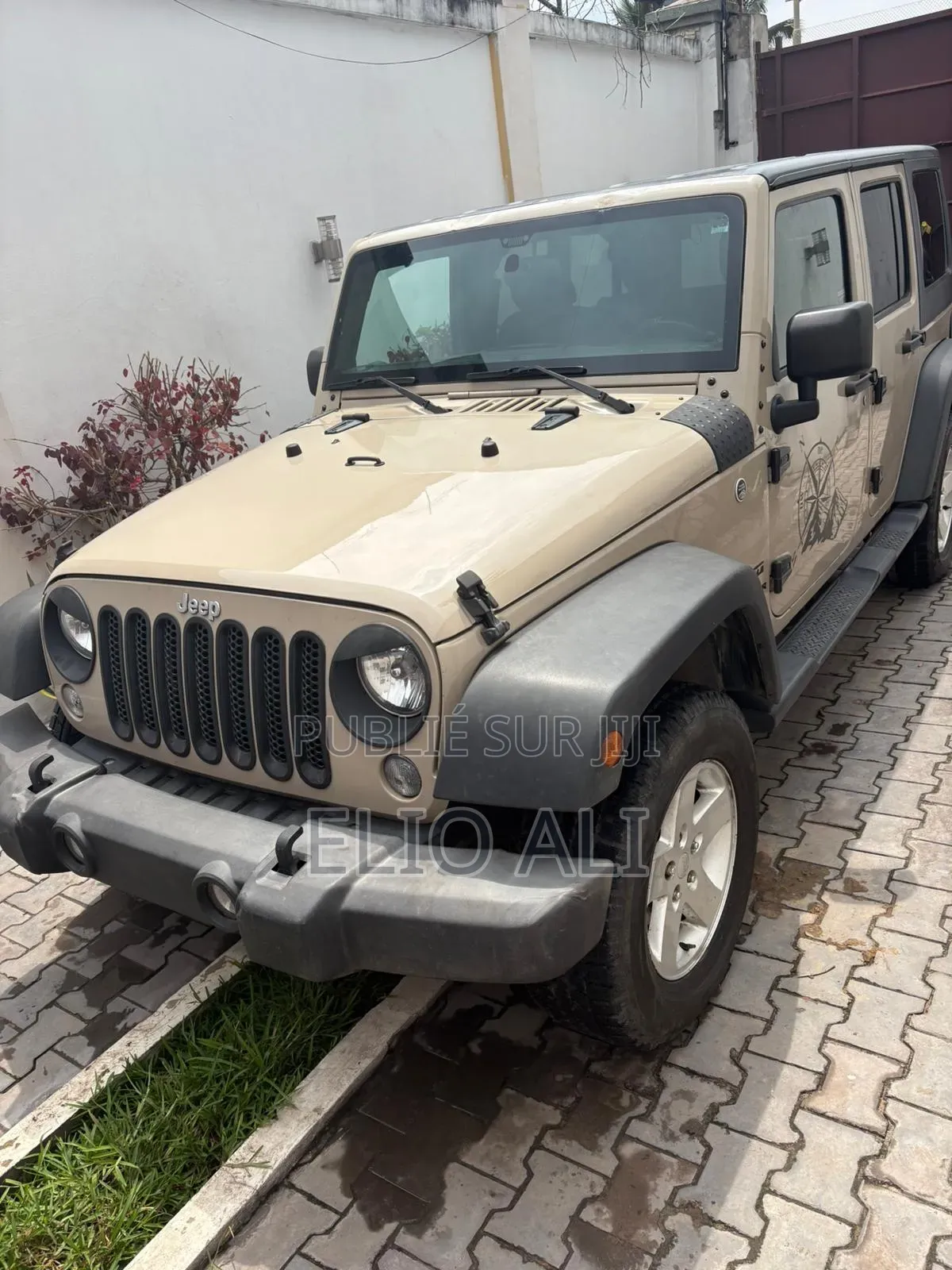 Jeep Wrangler Sahara 2dr SUV 4WD (3.6L 6cyl 6M) 2015 Beige