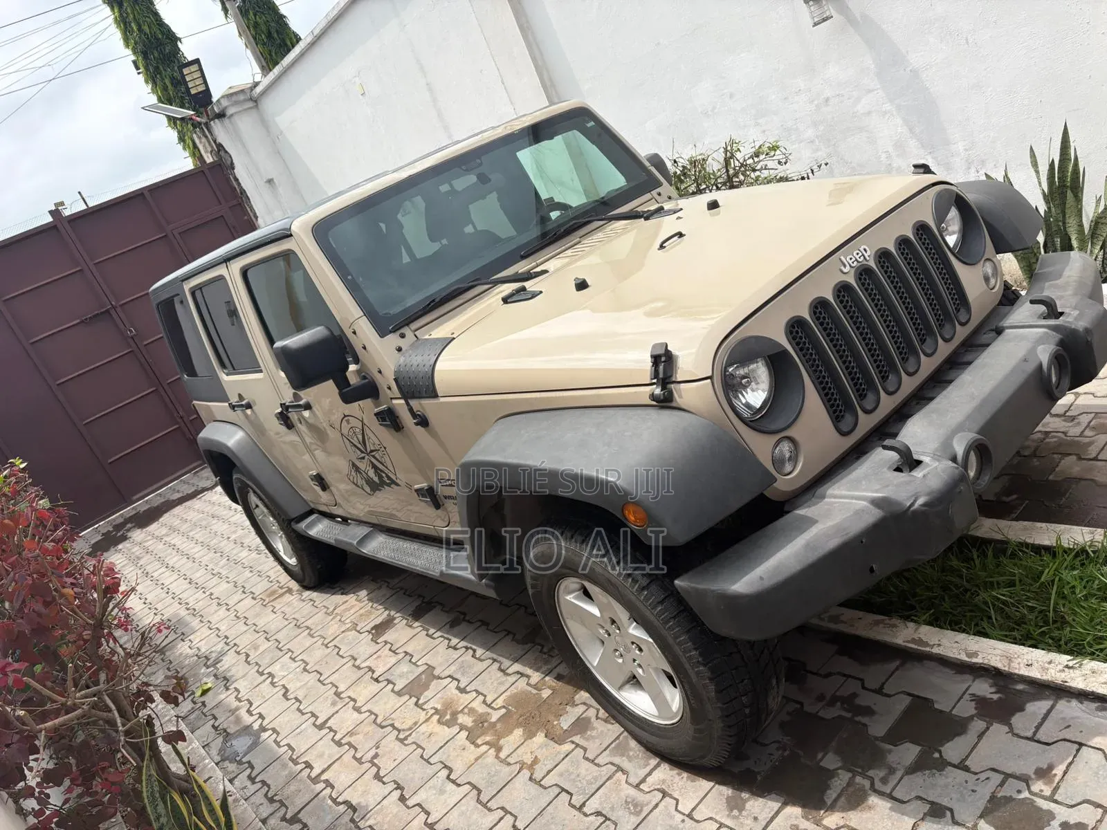 Jeep Wrangler Sahara 2dr SUV 4WD (3.6L 6cyl 6M) 2015 Beige