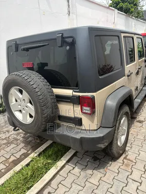 Jeep Wrangler Sahara 2dr SUV 4WD (3.6L 6cyl 6M) 2015 Beige
