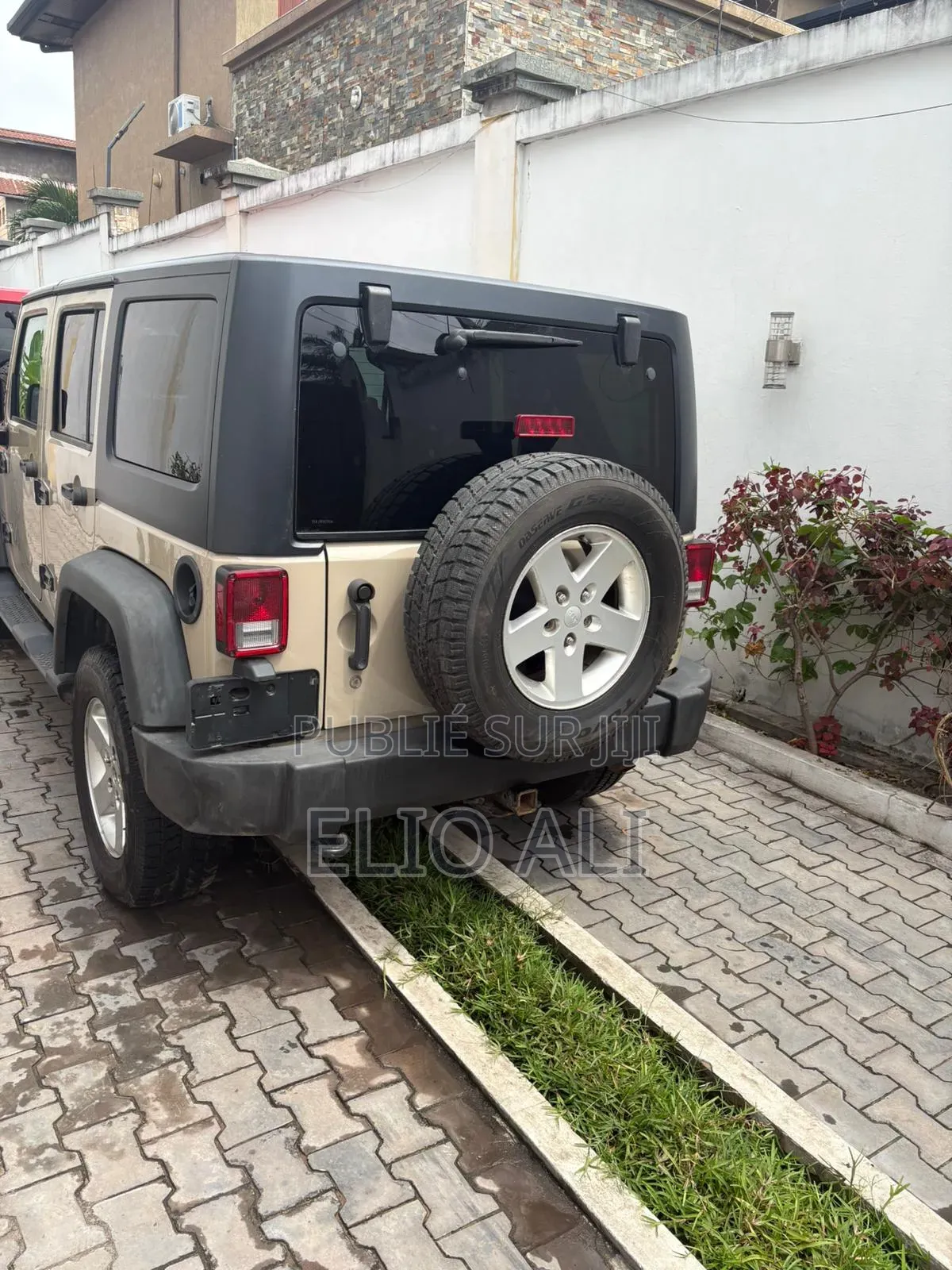 Jeep Wrangler Sahara 2dr SUV 4WD (3.6L 6cyl 6M) 2015 Beige