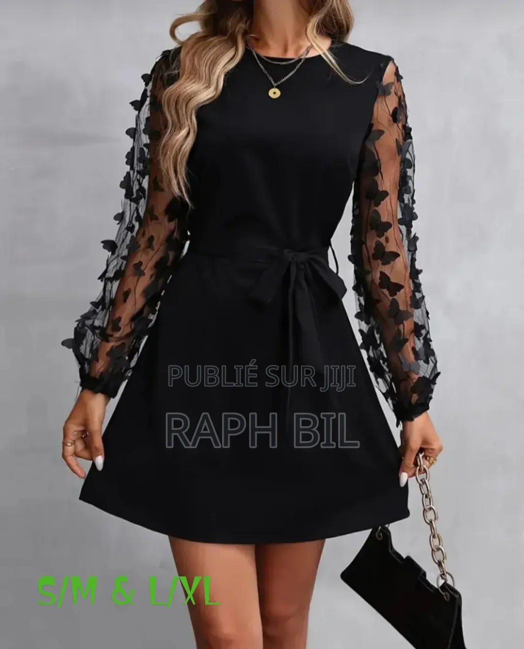 Robe Élégante Avec Détails Papillon