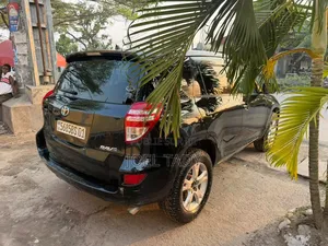 Toyota RAV4 2010 Noir